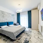 Serenity By Casadelmar Mamaia